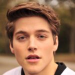 Foto del perfil de Adam Lee